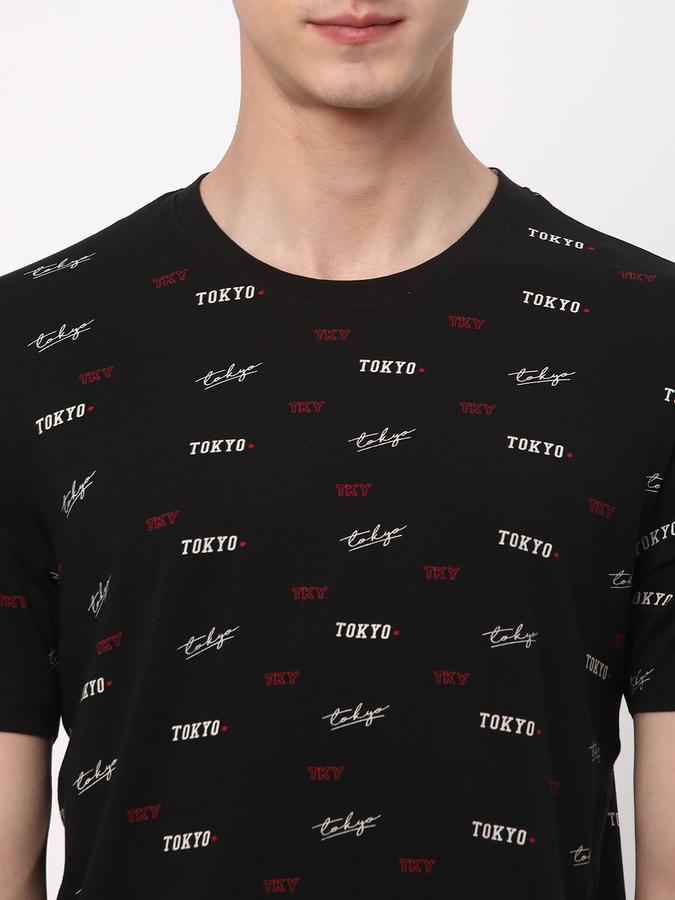 Men Printed Regular Fit Round-Neck T-Shirt image number 3