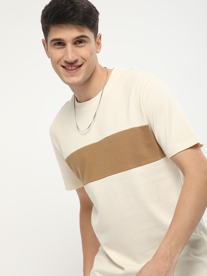 Men Colourblock Crew-Neck T-Shirt image number 0