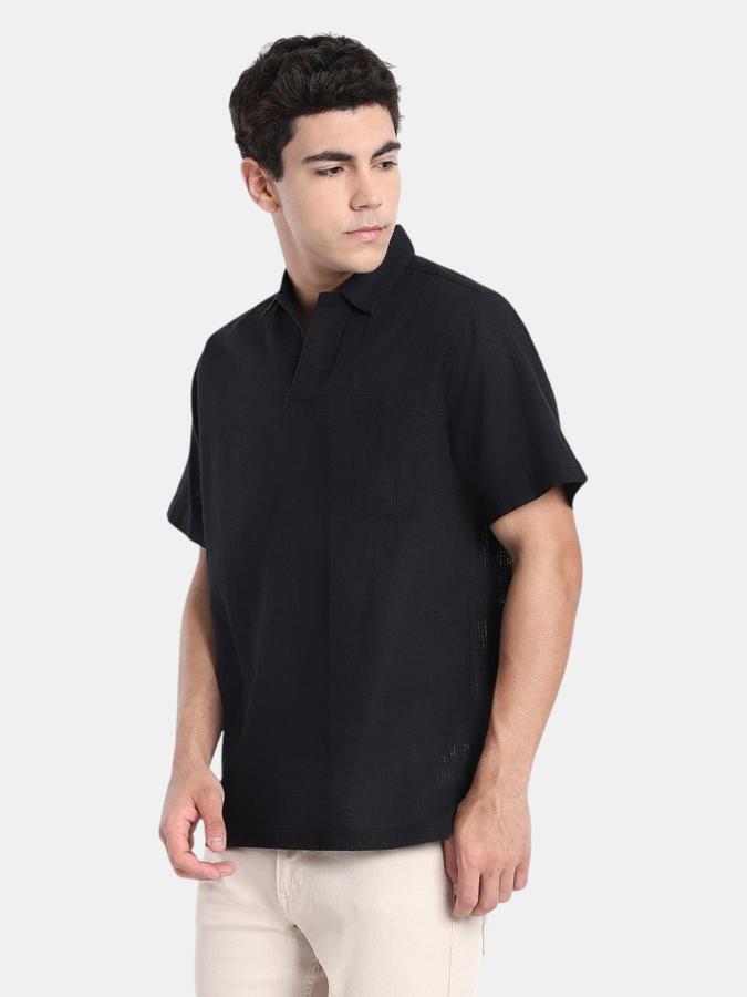 R&B  Black Textured Men Short Sleeves Regular Fit Shirts