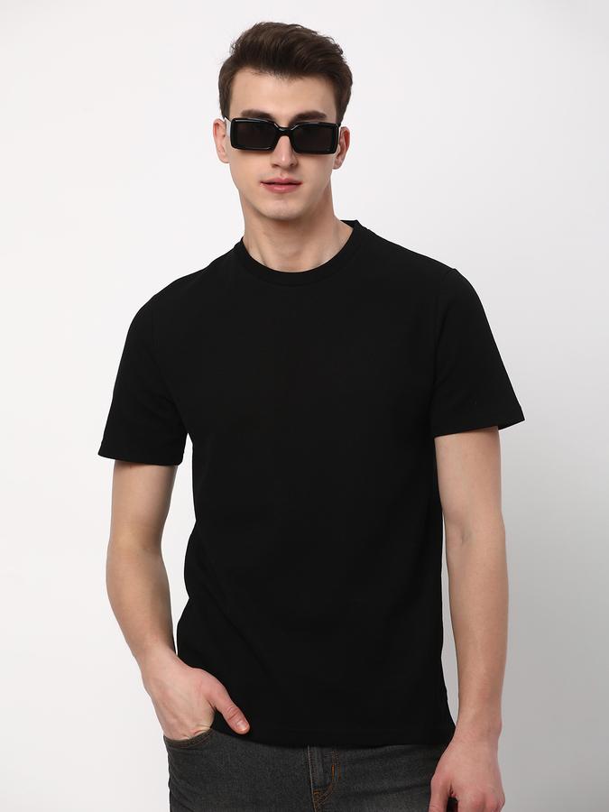 Men Regular Fit Round-Neck T-Shirt image number 0