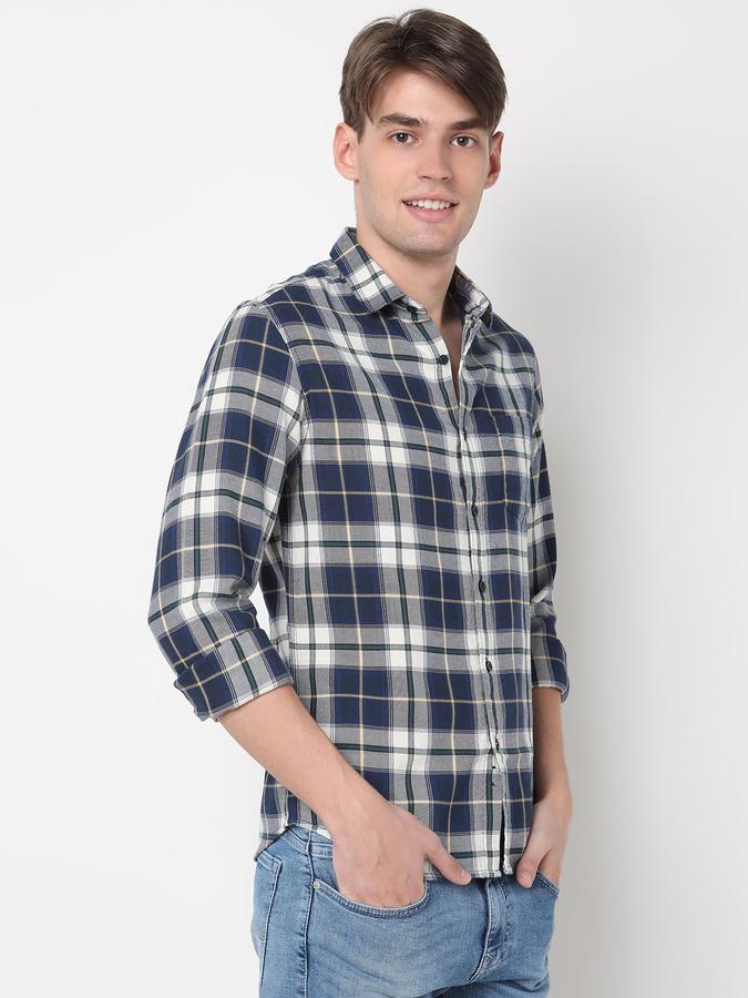 Men Checked Regular Fit Shirt with Patch Pocket image number 2