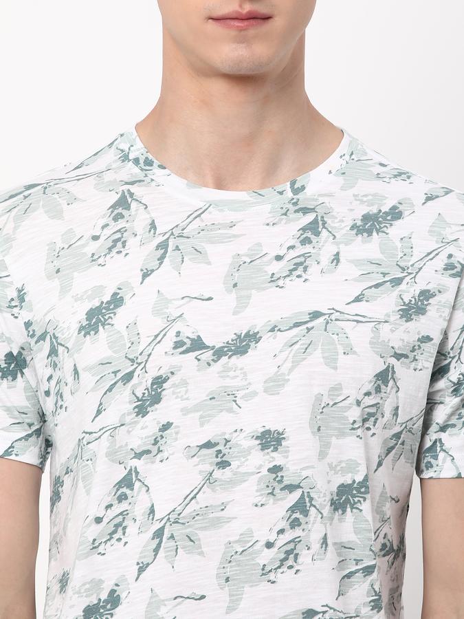 Men Printed Regular Fit Round-Neck T-Shirt image number 3