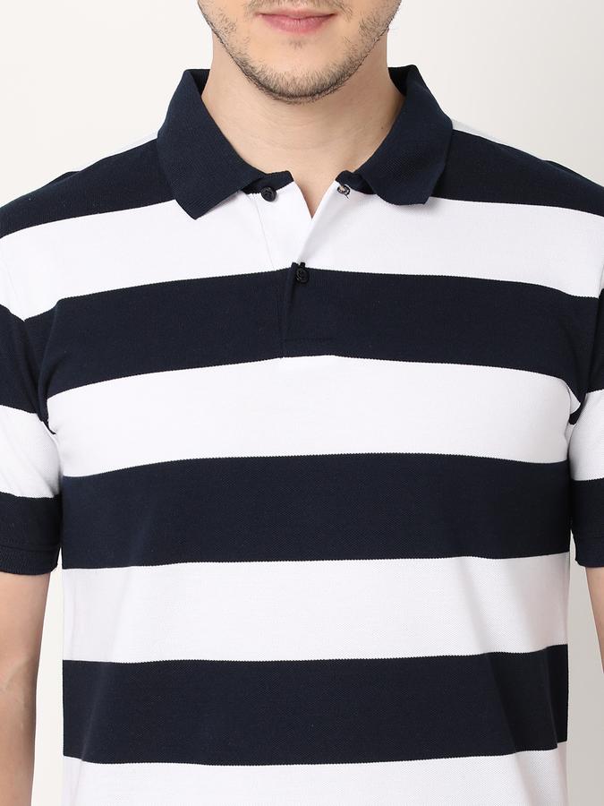 Men Stripes Regular Fit T-shirt image number 3