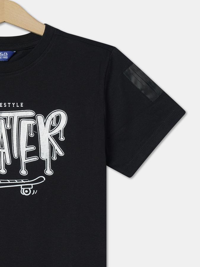 Boys Typographic Print Regular Fit T-Shirt image number 2