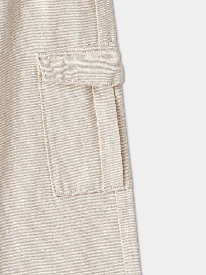 Solid Wide Leg Cargo Jeans with Button Closure image number 3