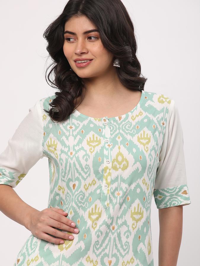 Women Rayon Regular Fit Round Neck Printed Kurta