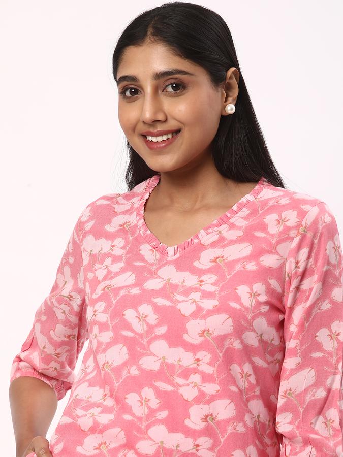 Women Floral Print Straight Kurta  image number 0