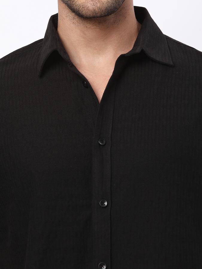 Men Regular Fit Shirt with Spread Collar image number 3