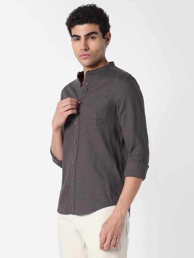 Men Solid Casual Shirt image number 2