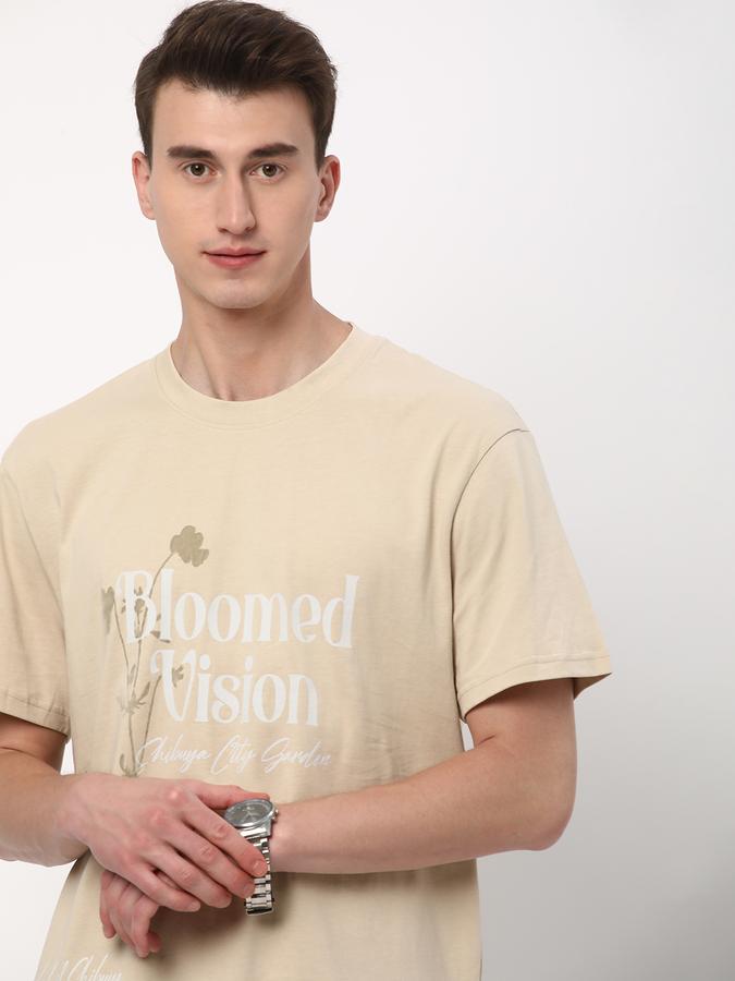Men Regular Fit Round-Neck T-Shirt image number 0
