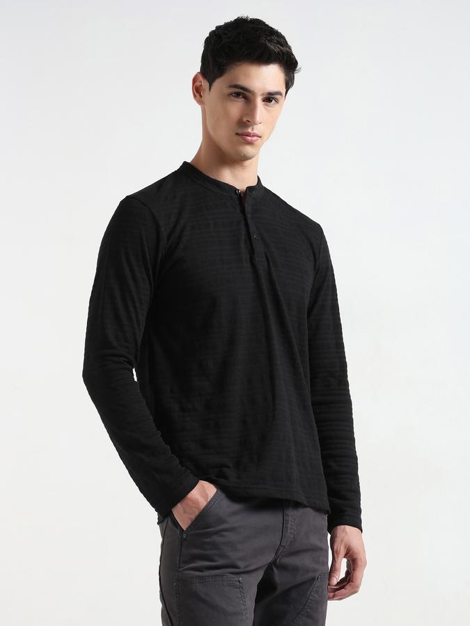 Men Regular Fit Henley T-Shirt image number 3