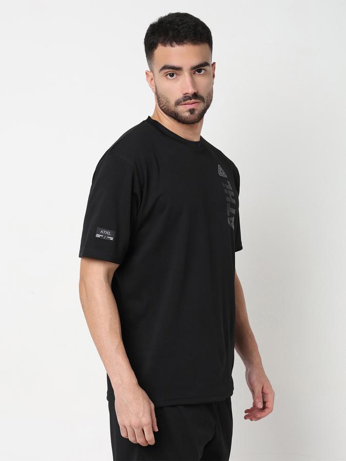 Men Typographic Print Regular Fit Crew-Neck T-Shirt image number 3