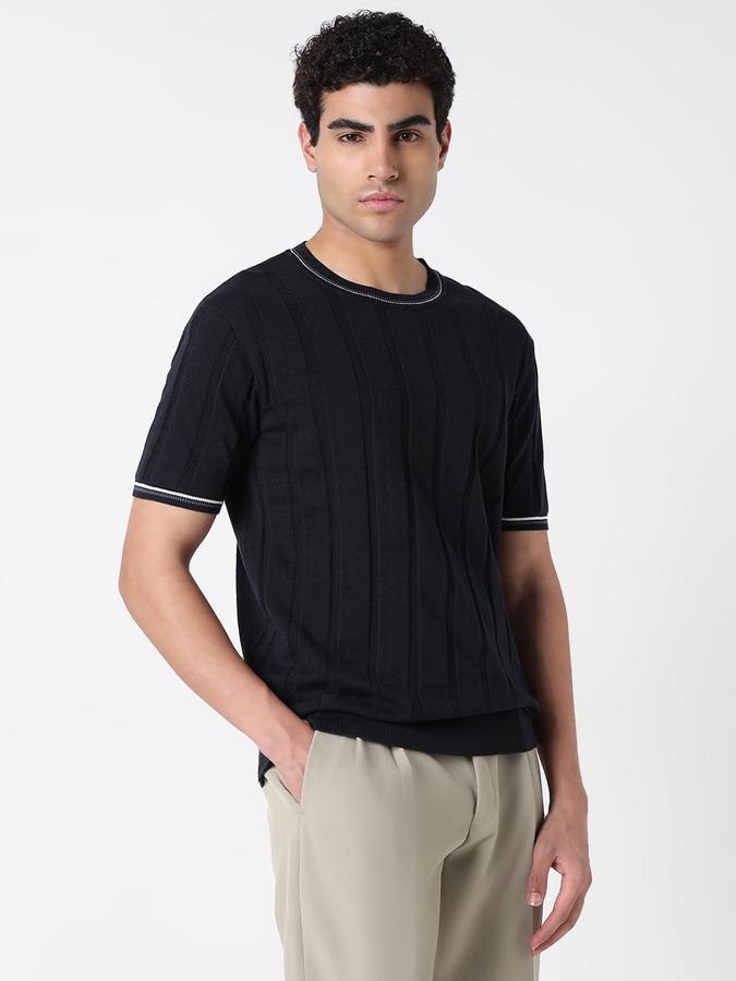 Solid Men Round Neck T-Shirt image number 3