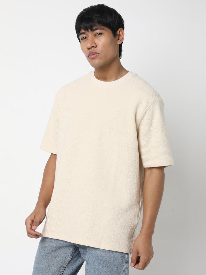 Men Regular Fit Round-Neck T-Shirt  image number 2
