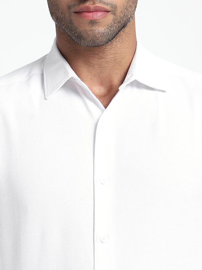 Men Cotton Blend Regular Fit Point Collar Solid Shirt