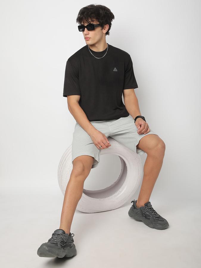 Solid Men Round Neck T-Shirt image number 1
