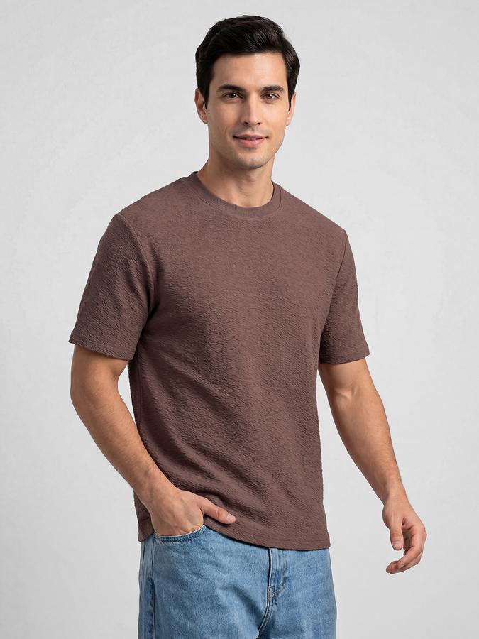 R&B Mauve Self Design Men Round Neck Regular Fit Short Sleeves T-Shirt 