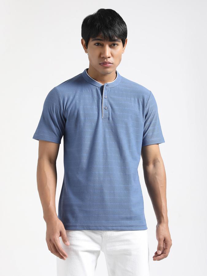 Men Textured Henley T-shirts image number 0