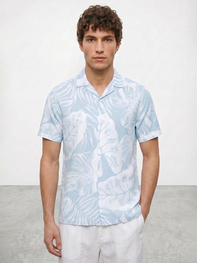 R&B Men Blue Floral Print Resort Collar Short Sleeves Regular Fit Shirt