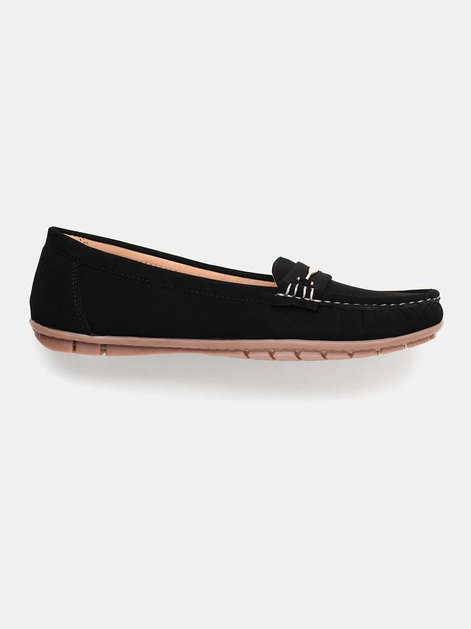 Women Lace-Up Casual Shoes image number 1