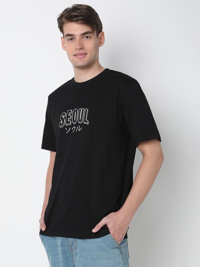 Men Typographic Print Regular Fit Crew-Neck T-Shirt image number 1