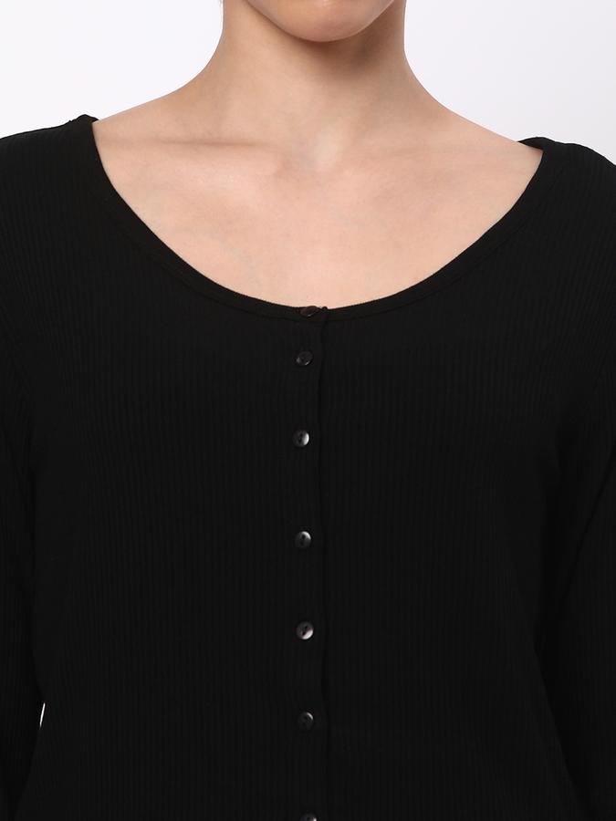 Women Ribbed Slim Fit Scoop-Neck Top image number 3