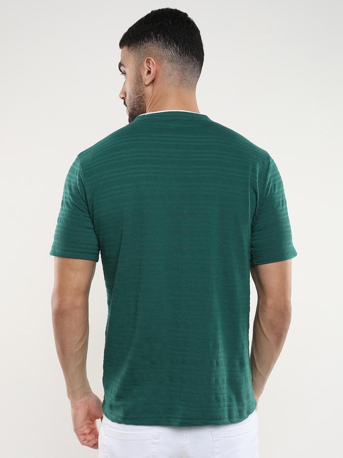 Men Textured Regular Fit T-shirt image number 3