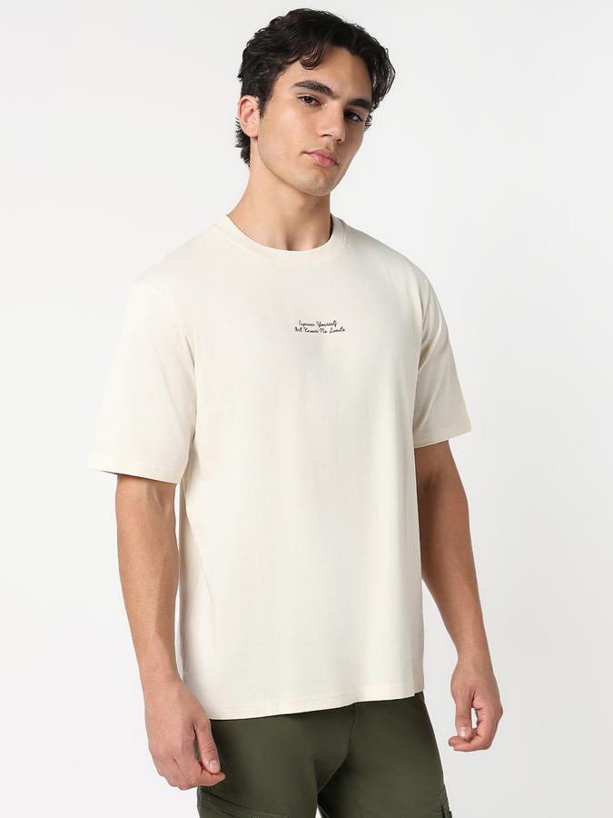 Solid Men Round Neck T-Shirt image number 1