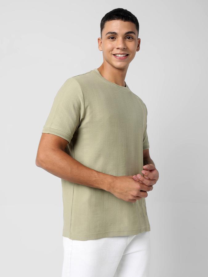 Men Regular Fit Round-Neck T-Shirt with Short Sleeves image number 2