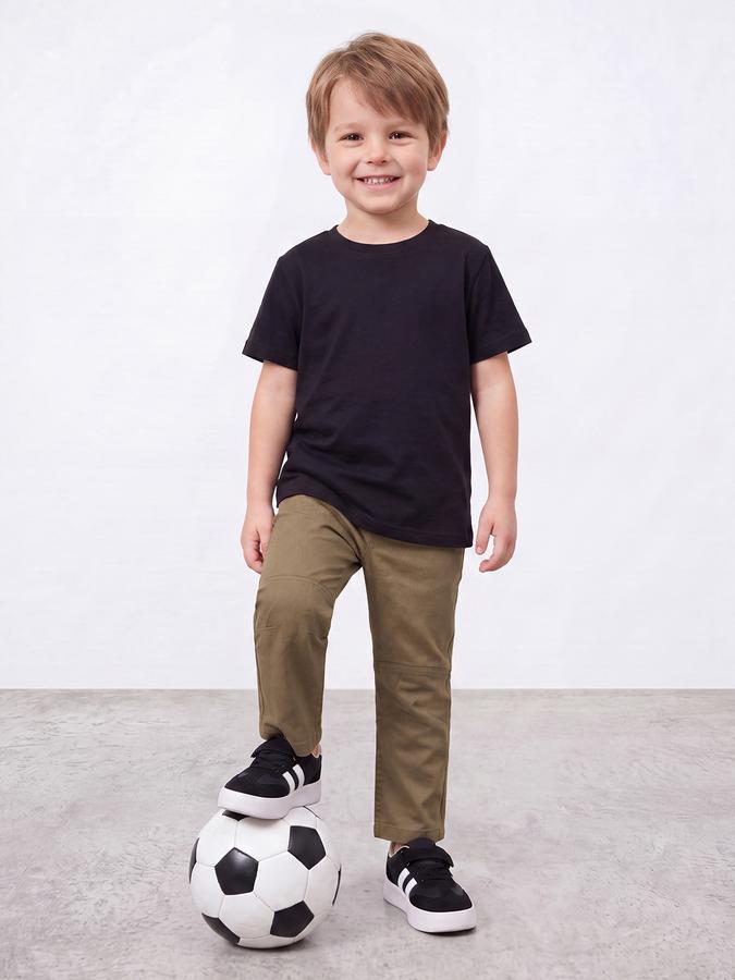 R&B Boys Brown Solid Regular Fit Mid Rise Trousers