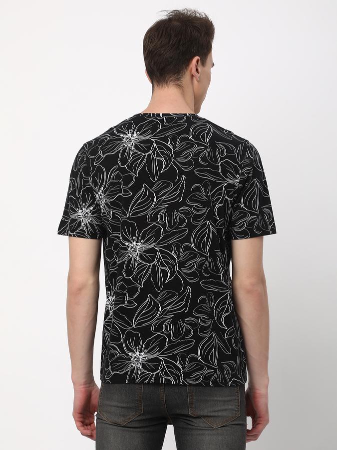 Men Printed Regular Fit Round-Neck T-Shirt image number 2