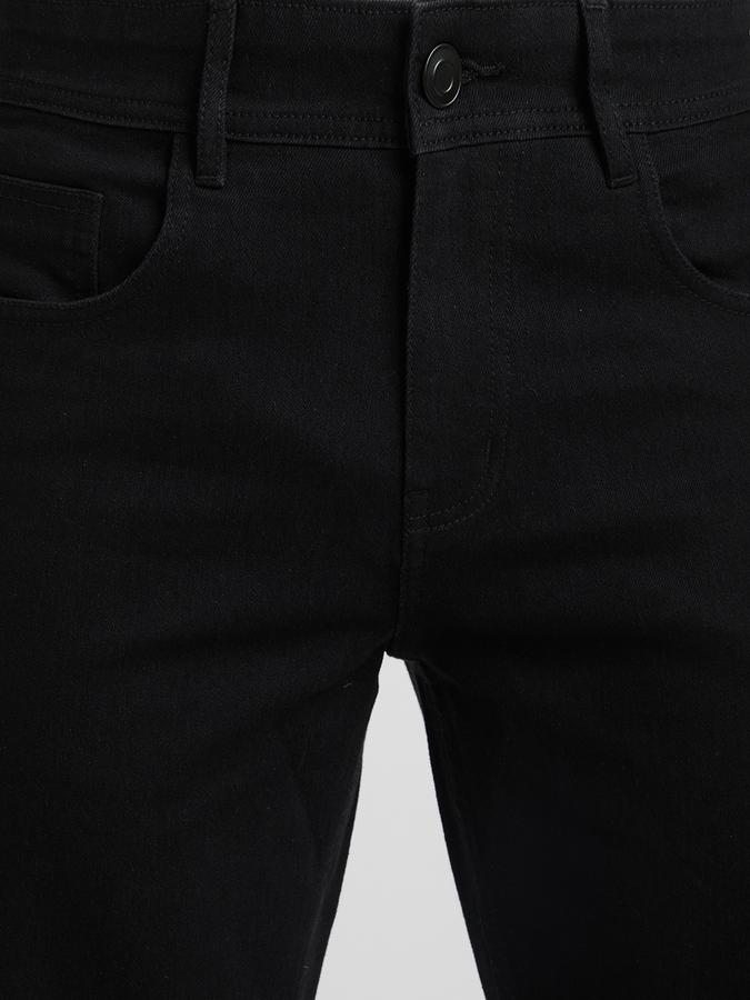 Men Cotton Blend Straight Fit Mid Rise Clean Look Jeans