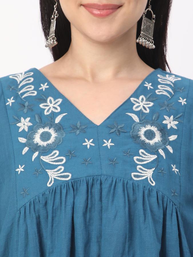 Casual Embroidered Women Top image number 3