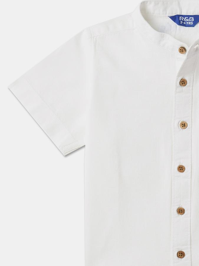 Boys Solid Casual Shirt image number 2