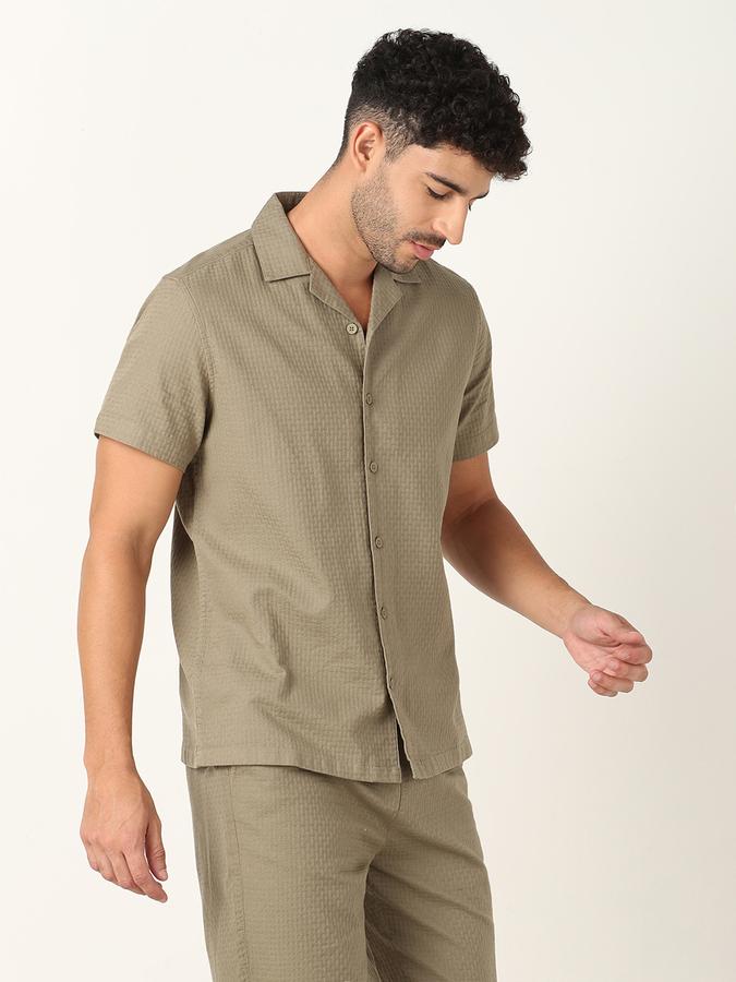 Men Cuban Collar Shirt image number 2