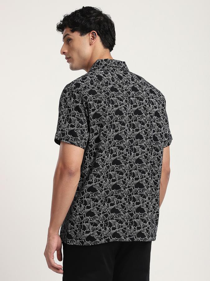 Men Cotton Relaxed Fit Spread Collar Graphic Shirt