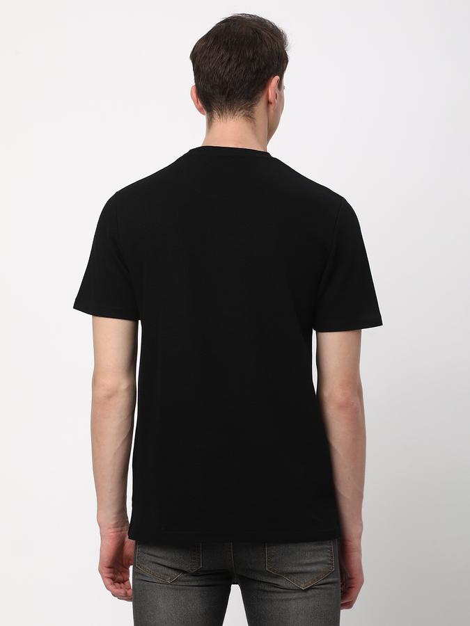 Men Regular Fit Round-Neck T-Shirt image number 2