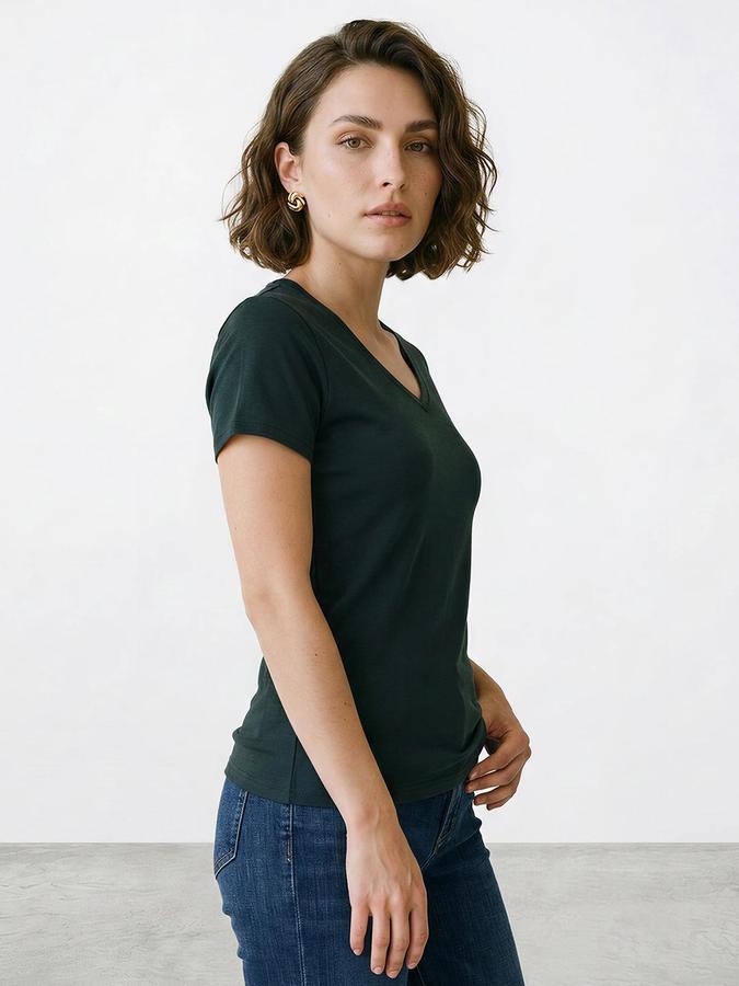 R&B Women Green Short Sleeve V Neck Solid T-Shirt
