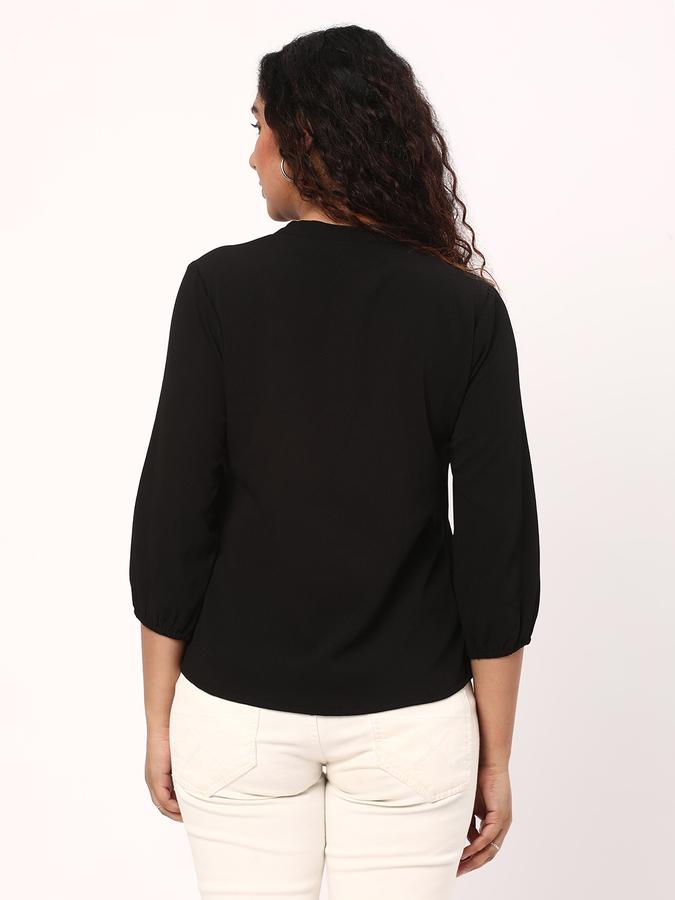 Women Regular Fit V-Neck Top image number 2