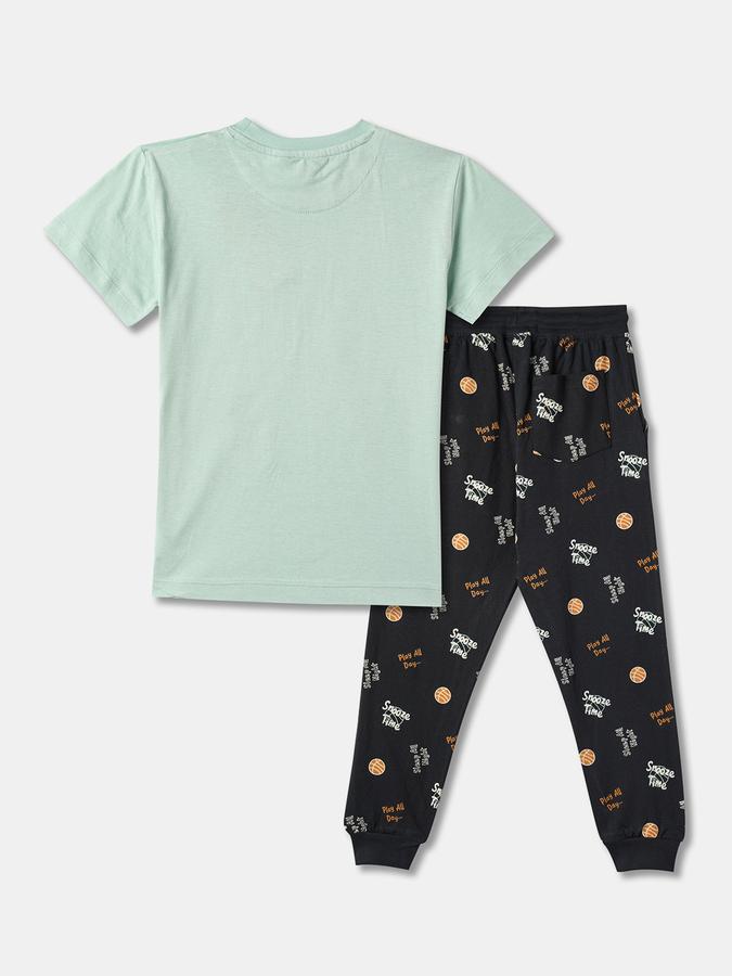 Boys Graphic Print T-Shirt & Pants Set image number 1