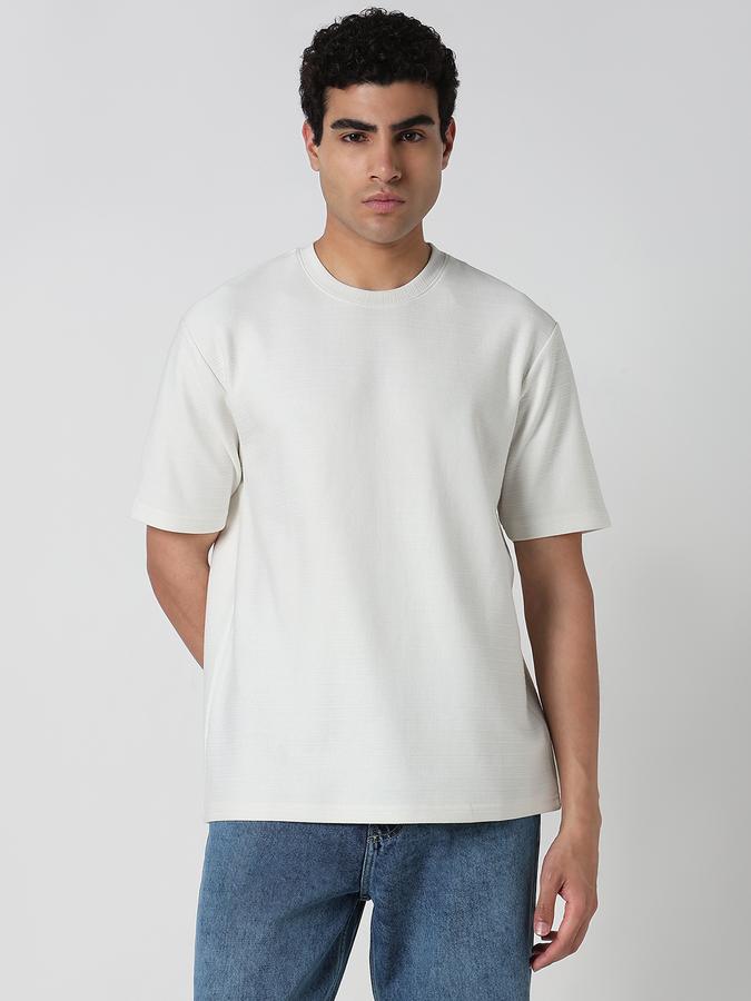 Solid Men Round Neck T-Shirt image number 1