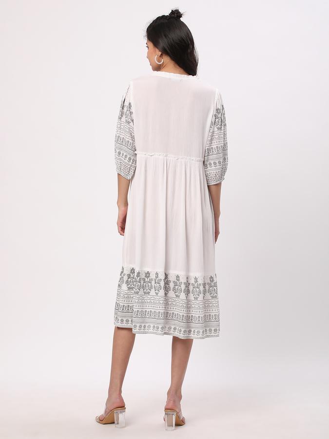 Women Printed Flared Kurta image number 2