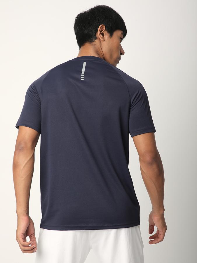 Solid Men Round Neck T-Shirt data-index=