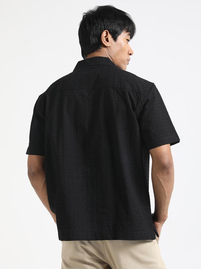 Men Textured Lapel Collar Casual Shirts image number 2