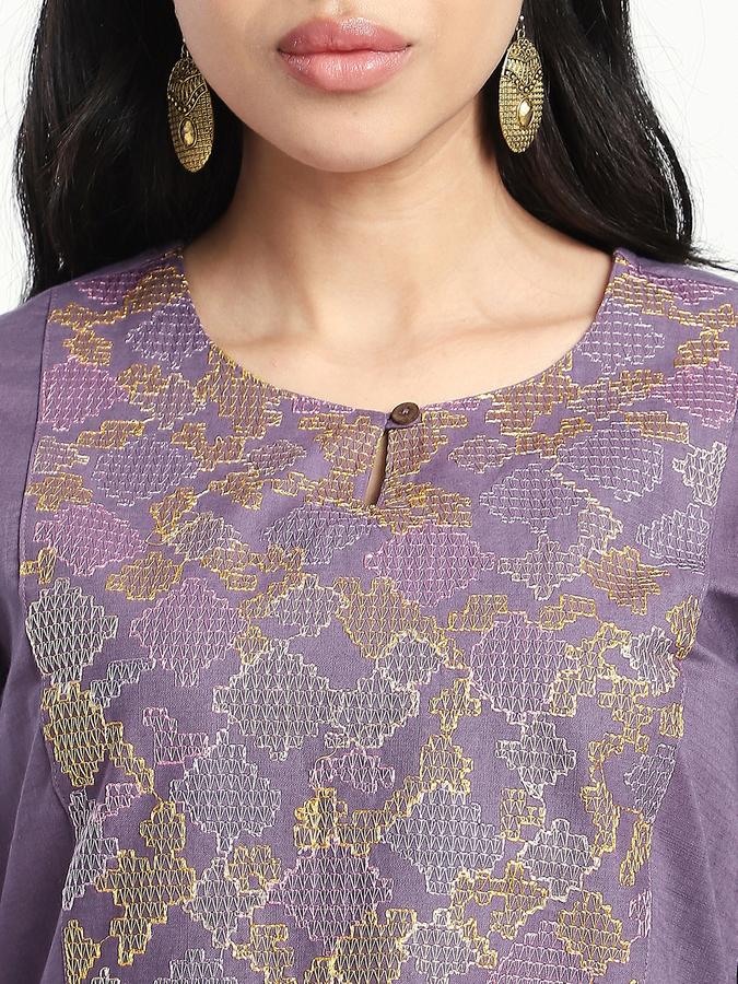 Women Cotton Regular Fit Round Neck Embroidered Kurta