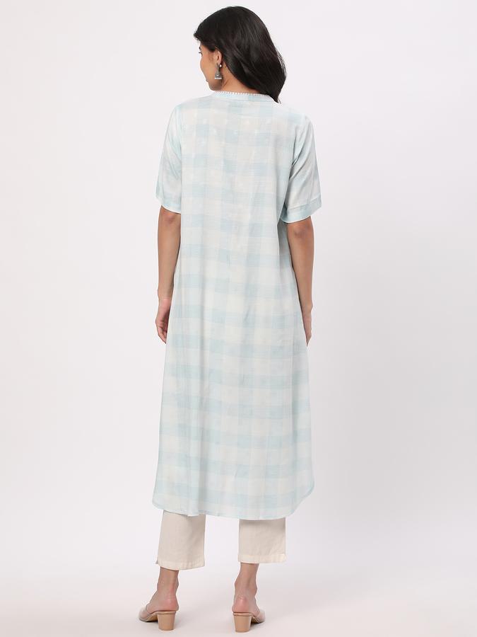 Women Polyester Blend Regular Fit Mandarin Collar Embroidered Kurta