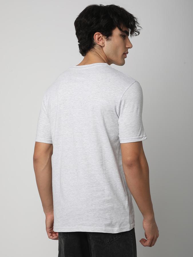 Solid Men Round Neck T-Shirt image number 2
