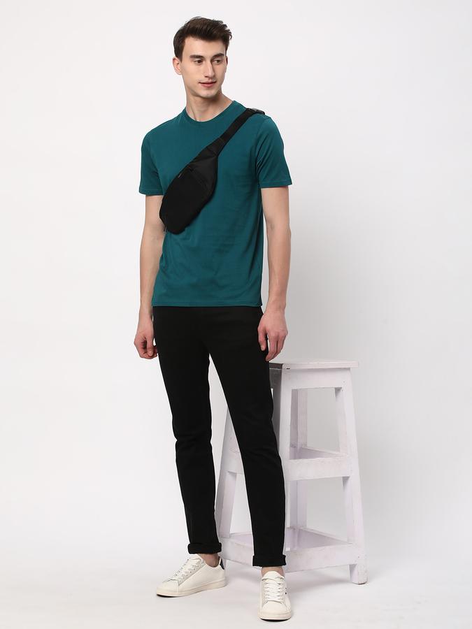Men Regular Fit Round-Neck T-Shirt image number 1