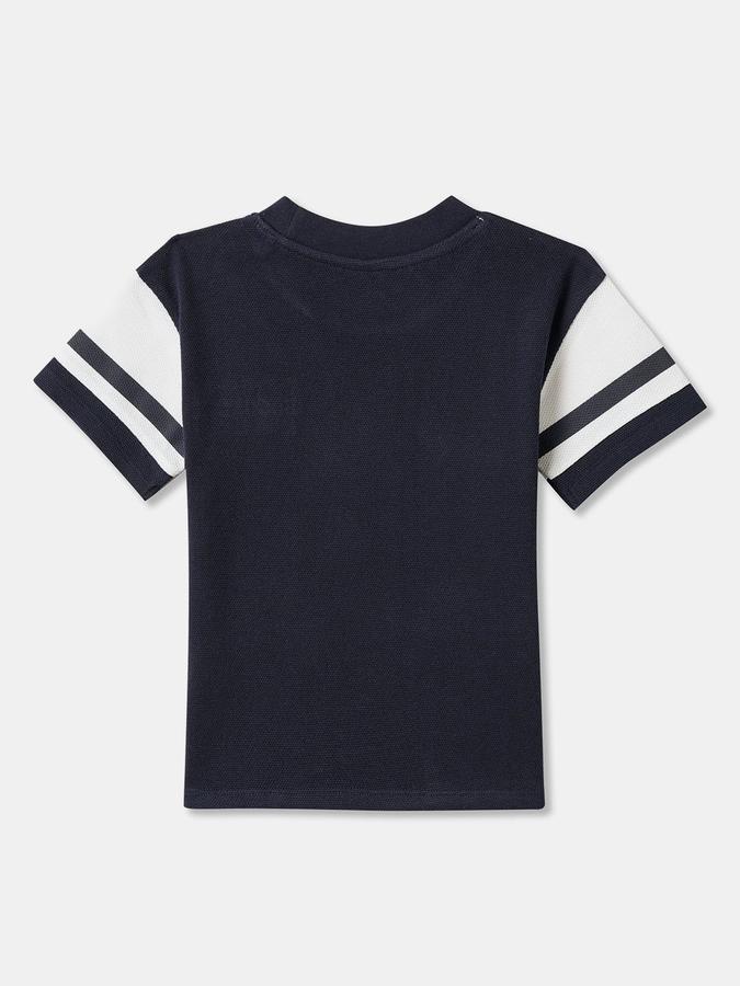 Boys Solid Pure Cotton Regular T Shirt image number 1