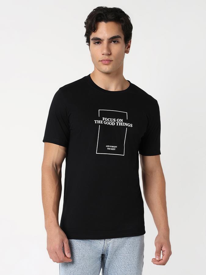 Solid Men Round Neck T-Shirt image number 0